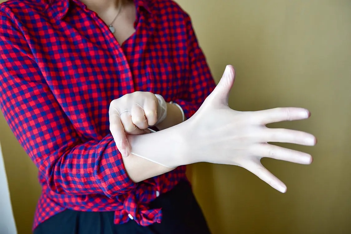 Are Gloves Required for Injections? A Guide to Safe Practice